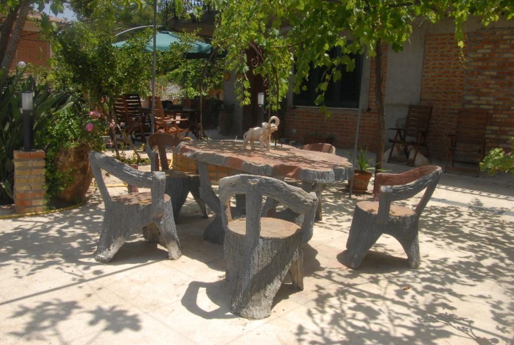 B&B Villa Zia Febronia Patti Bagian luar foto