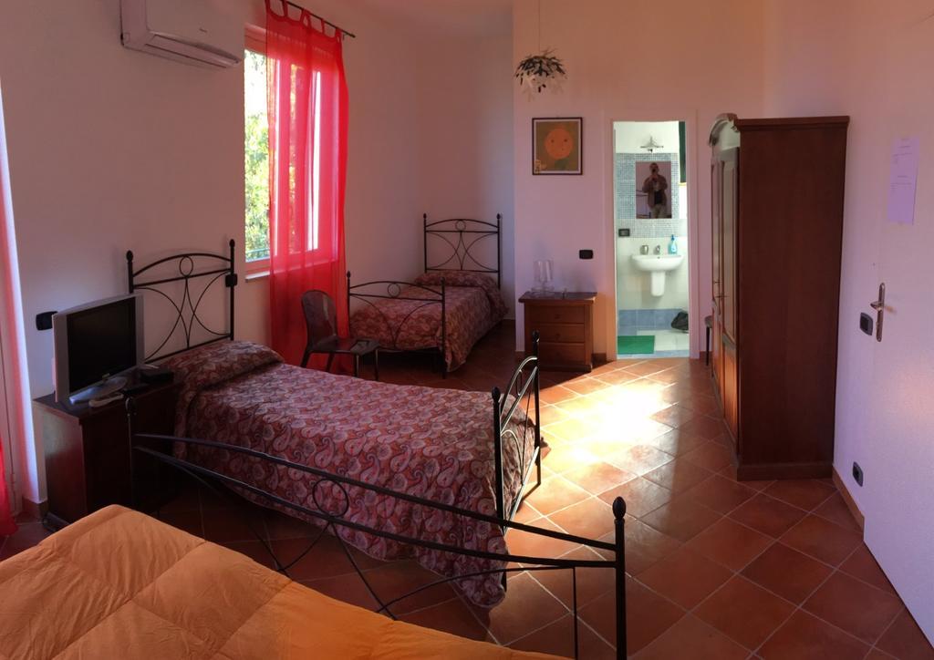 B&B Villa Zia Febronia Patti Bagian luar foto